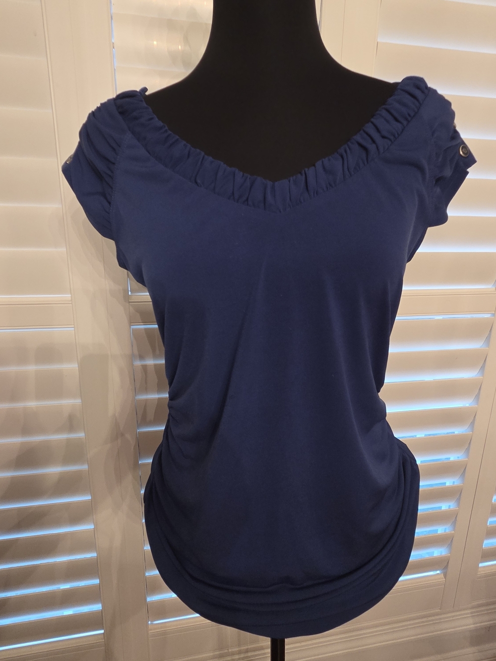 Maurices Navy Ruffled V-Neck Short Sleeve Top Size Medium